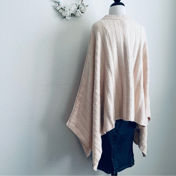 Yummy Sweater Poncho - Picture 13 of 15